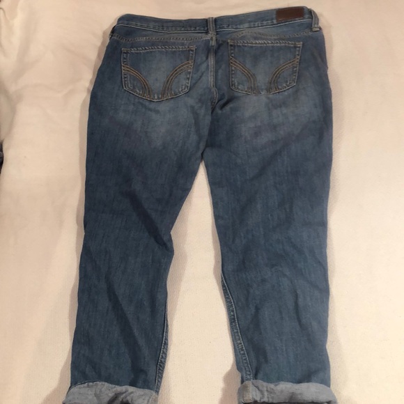 hollister low rise ripped boyfriend jean! - Picture 3 of 4